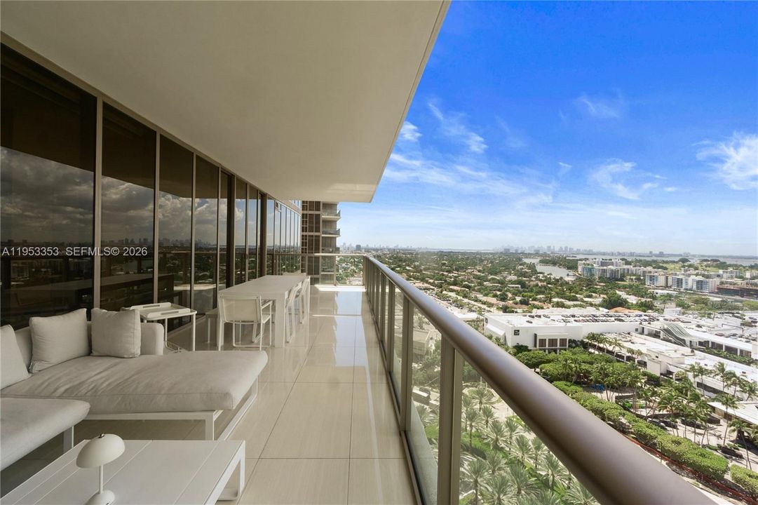 For Sale: $3,900,000 (2 beds, 2 baths, 1599 Square Feet)