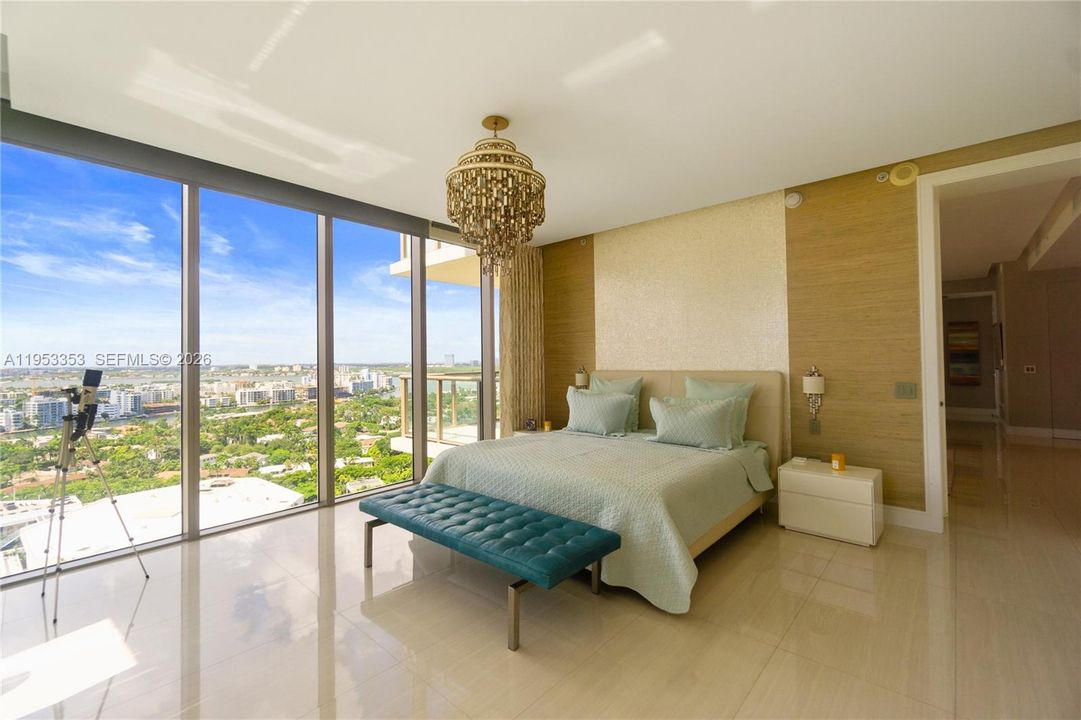 For Sale: $3,900,000 (2 beds, 2 baths, 1599 Square Feet)