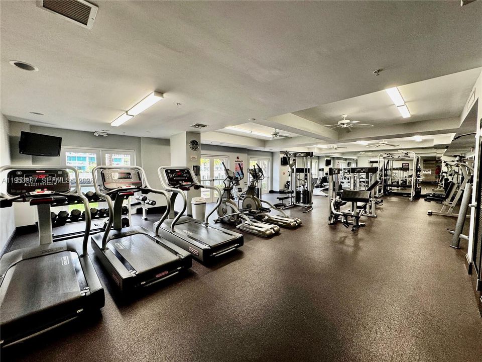 For Sale: $539,900 (2 beds, 2 baths, 1343 Square Feet)