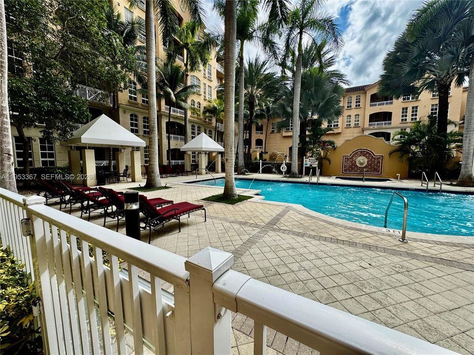 For Sale: $539,900 (2 beds, 2 baths, 1343 Square Feet)