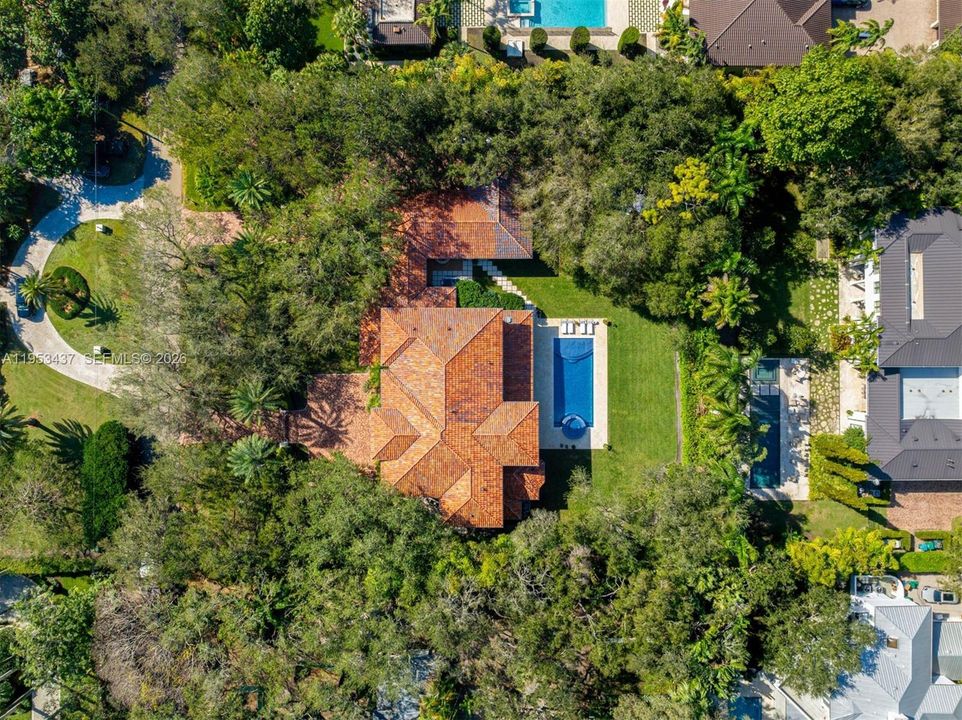 Недавно продано: $8,200,000 (7 спален, 7 ванн, 7811 Квадратных фут)