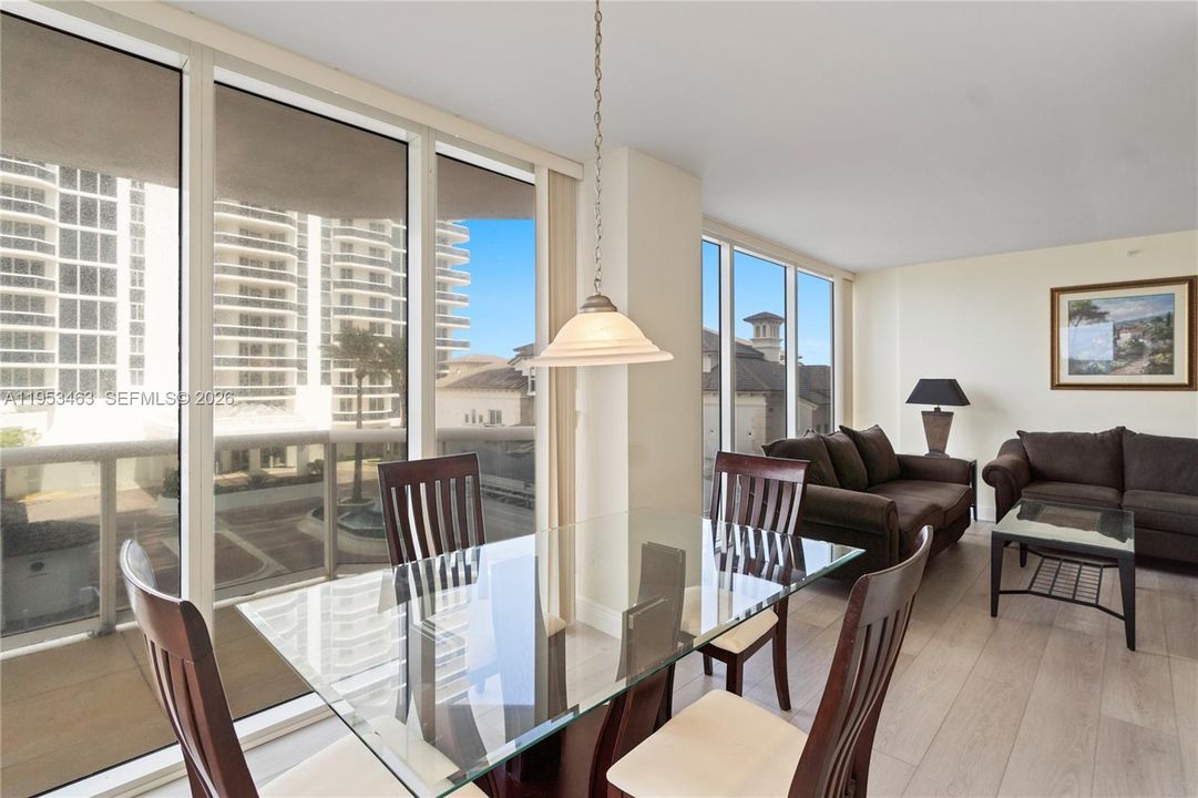 For Sale: $1,189,000 (2 beds, 2 baths, 1380 Square Feet)