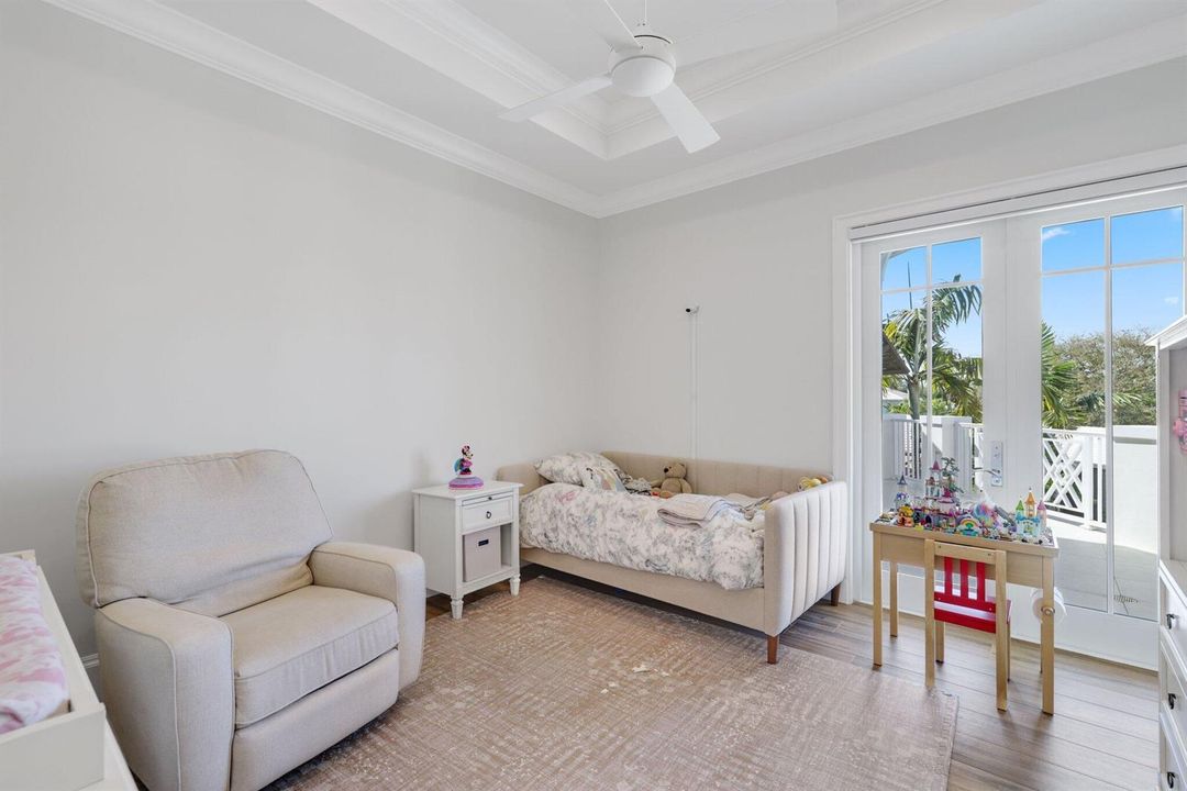 3700 Northeast 24th Ave - 60.jpg-SMALL