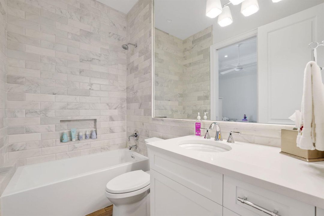3700 Northeast 24th Ave - 62.jpg-SMALL