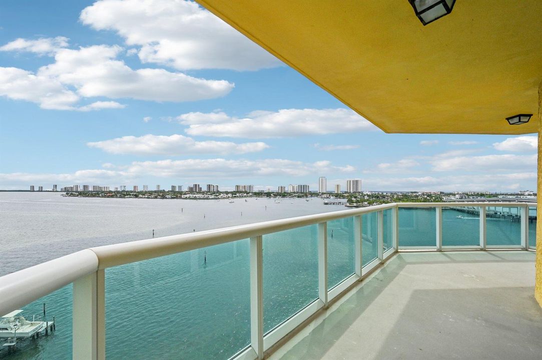 33-web-or-mls-Lake Shore Dr 1006-0406-03