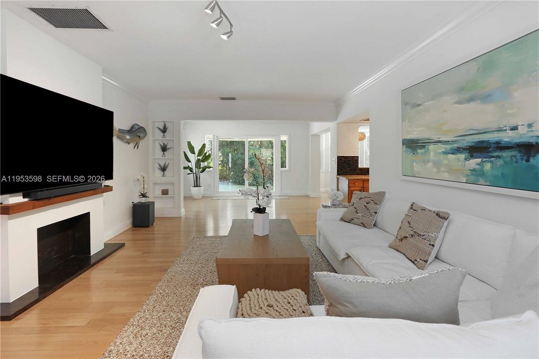 Activo con contrato: $1,149,000 (3 camas, 3 baños, 1915 Pies cuadrados)