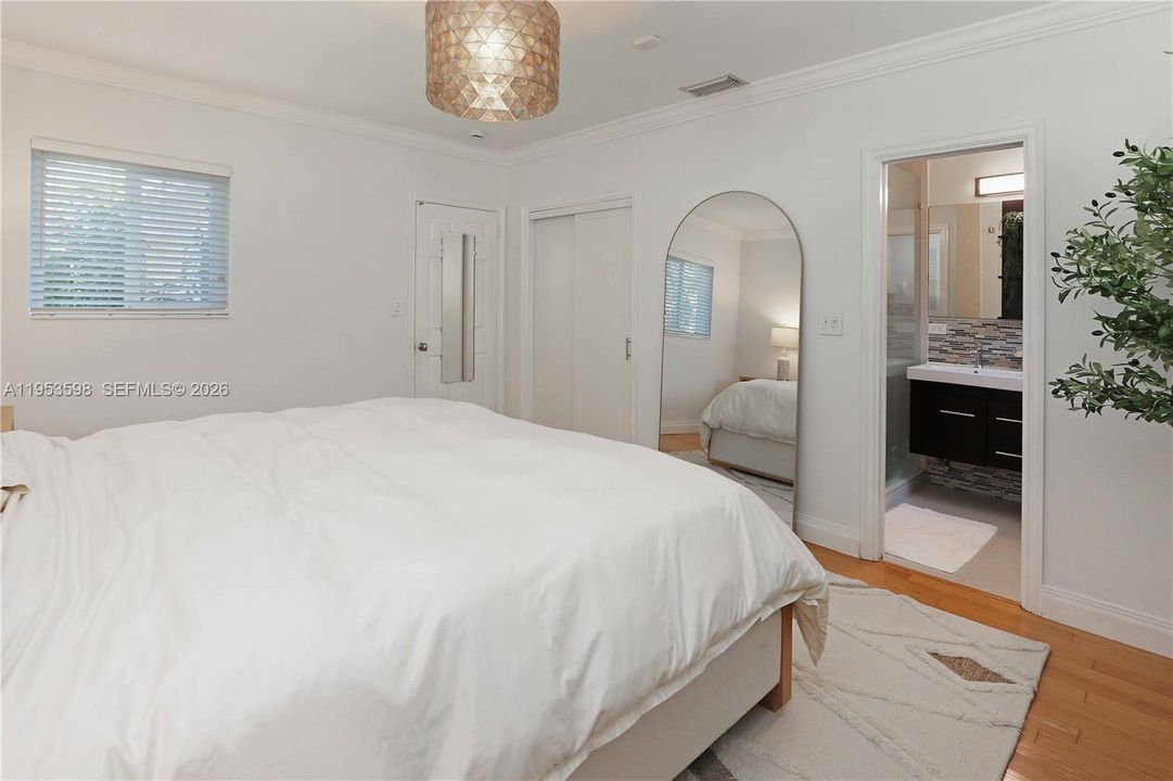 Activo con contrato: $1,149,000 (3 camas, 3 baños, 1915 Pies cuadrados)