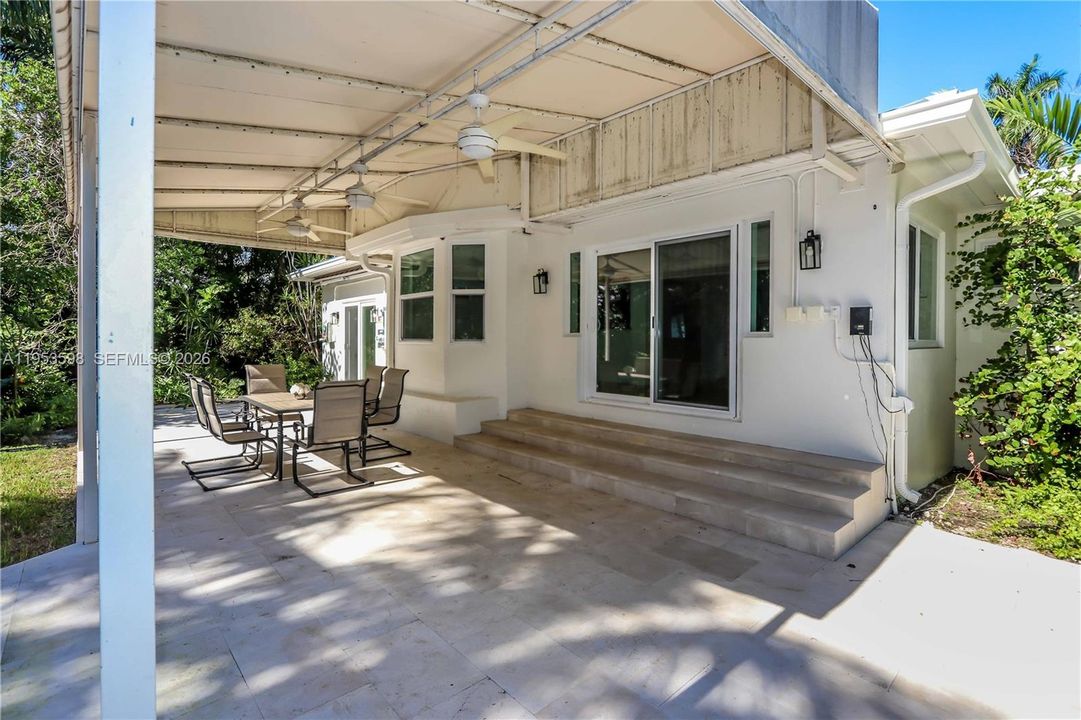 Activo con contrato: $1,149,000 (3 camas, 3 baños, 1915 Pies cuadrados)