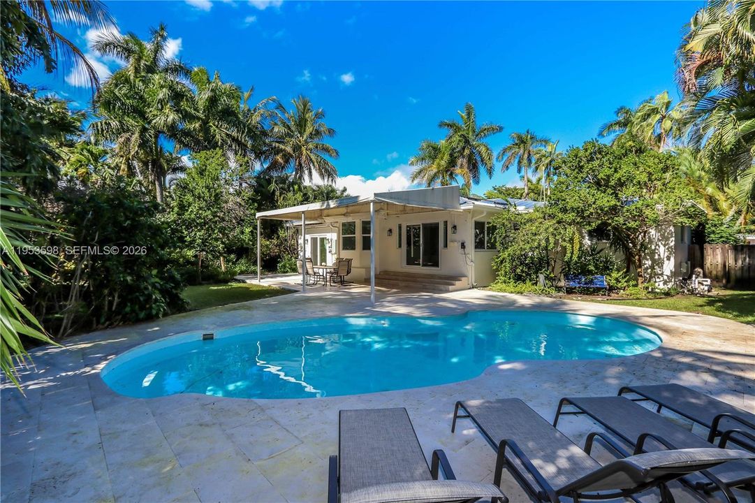 Activo con contrato: $1,149,000 (3 camas, 3 baños, 1915 Pies cuadrados)