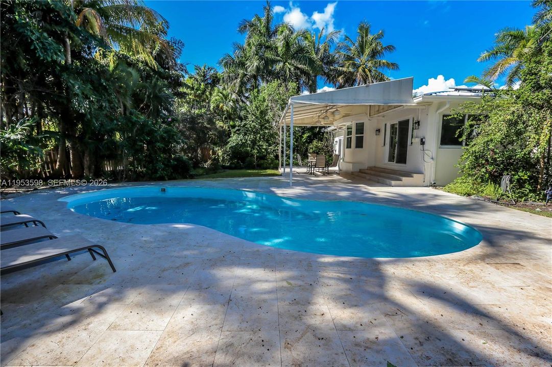 Activo con contrato: $1,149,000 (3 camas, 3 baños, 1915 Pies cuadrados)