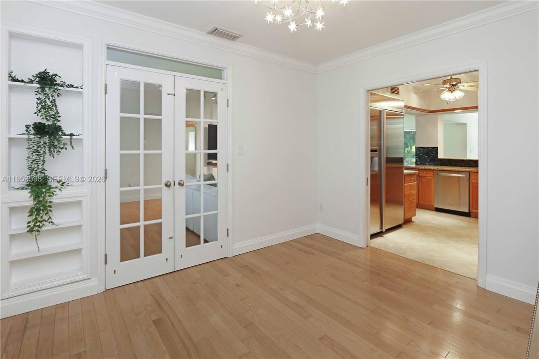 Activo con contrato: $1,149,000 (3 camas, 3 baños, 1915 Pies cuadrados)