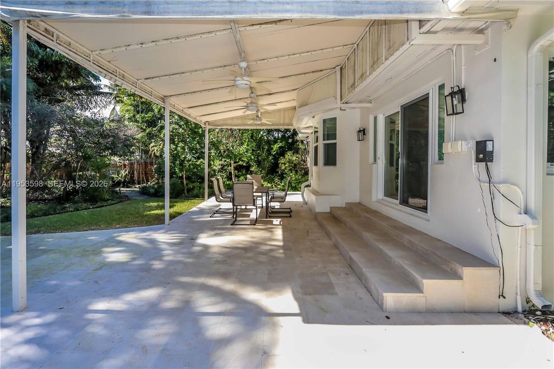 Activo con contrato: $1,149,000 (3 camas, 3 baños, 1915 Pies cuadrados)