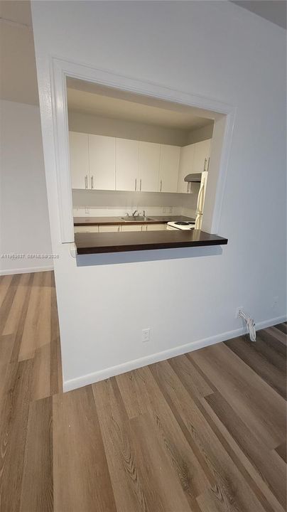 На продажу: $94,900 (1 спален, 1 ванн, 720 Квадратных фут)