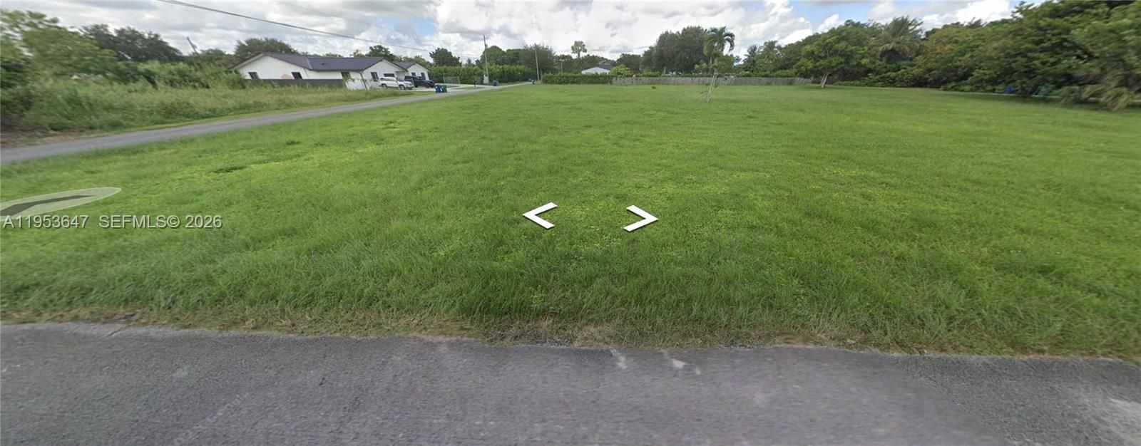 На продажу: $500,000 (0.26 acres)
