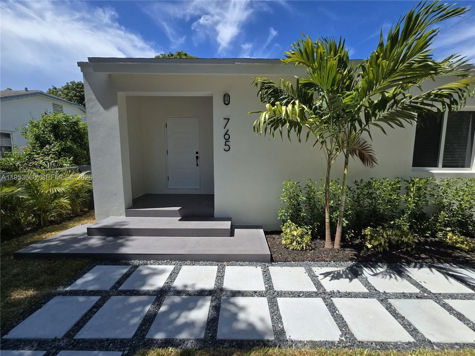 For Sale: $765,000 (4 beds, 3 baths, 1690 Square Feet)
