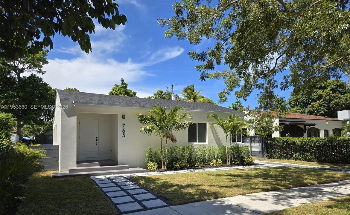 For Sale: $765,000 (4 beds, 3 baths, 1690 Square Feet)