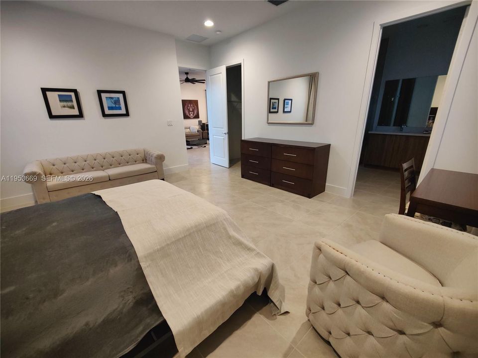 For Rent: $3,000 (4 beds, 2 baths, 0 Square Feet)