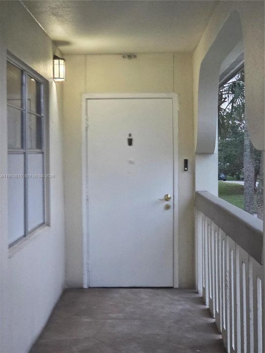На продажу: $149,000 (2 спален, 2 ванн, 1291 Квадратных фут)