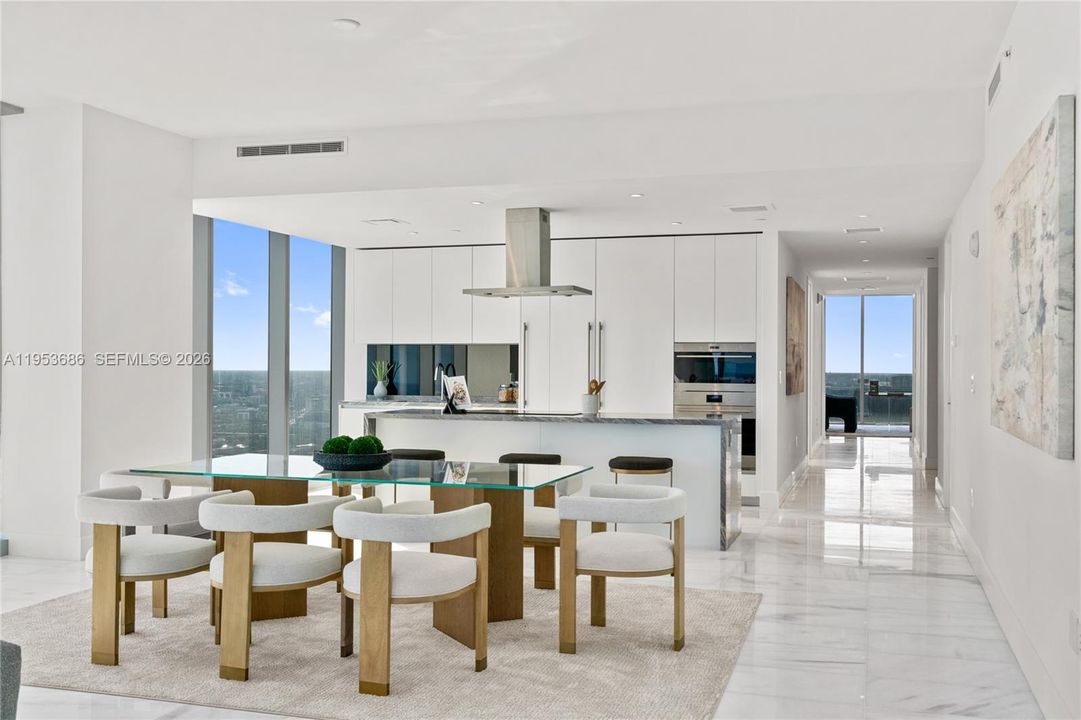 Activo con contrato: $4,450,000 (4 camas, 6 baños, 3796 Pies cuadrados)
