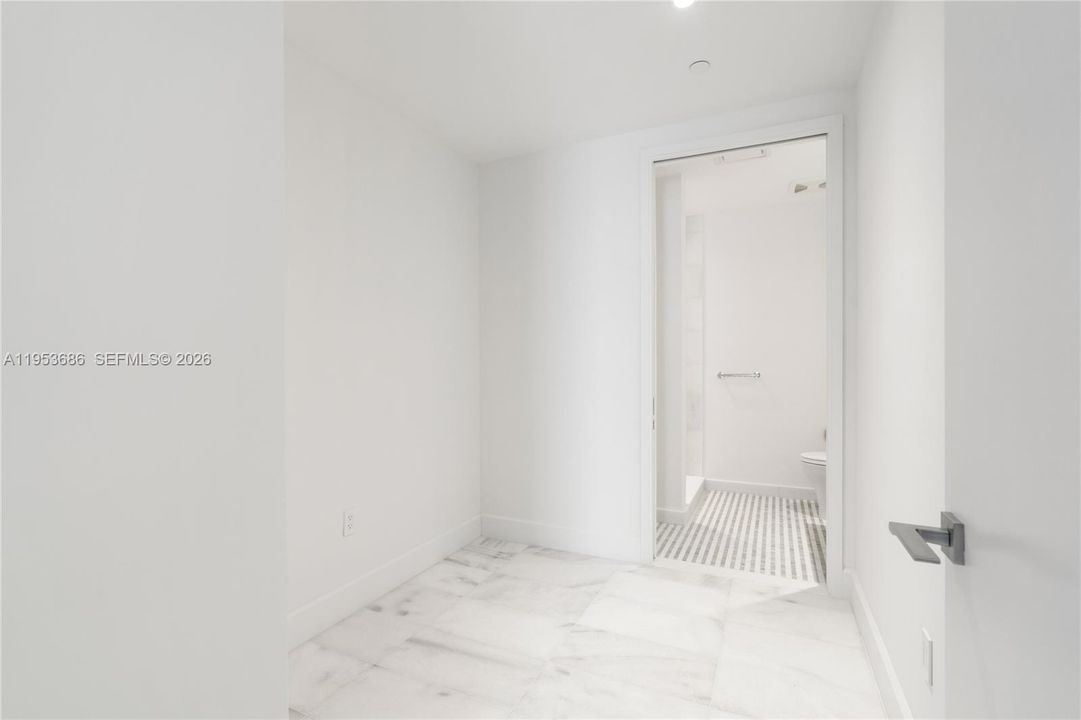 Activo con contrato: $4,450,000 (4 camas, 6 baños, 3796 Pies cuadrados)