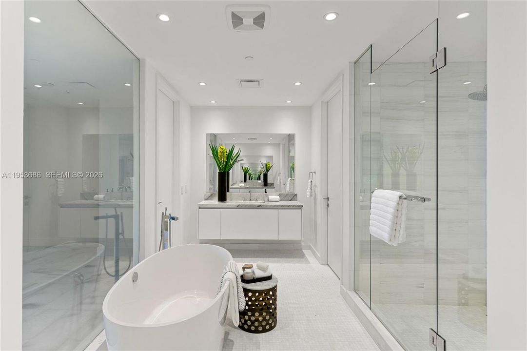 Activo con contrato: $4,450,000 (4 camas, 6 baños, 3796 Pies cuadrados)