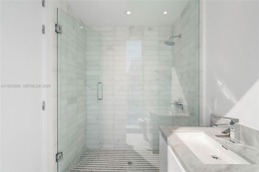 Activo con contrato: $4,450,000 (4 camas, 6 baños, 3796 Pies cuadrados)