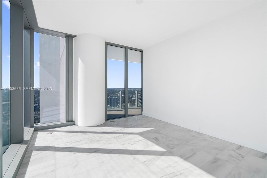 Activo con contrato: $4,450,000 (4 camas, 6 baños, 3796 Pies cuadrados)