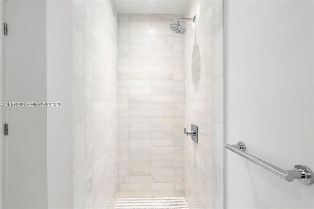 Activo con contrato: $4,450,000 (4 camas, 6 baños, 3796 Pies cuadrados)