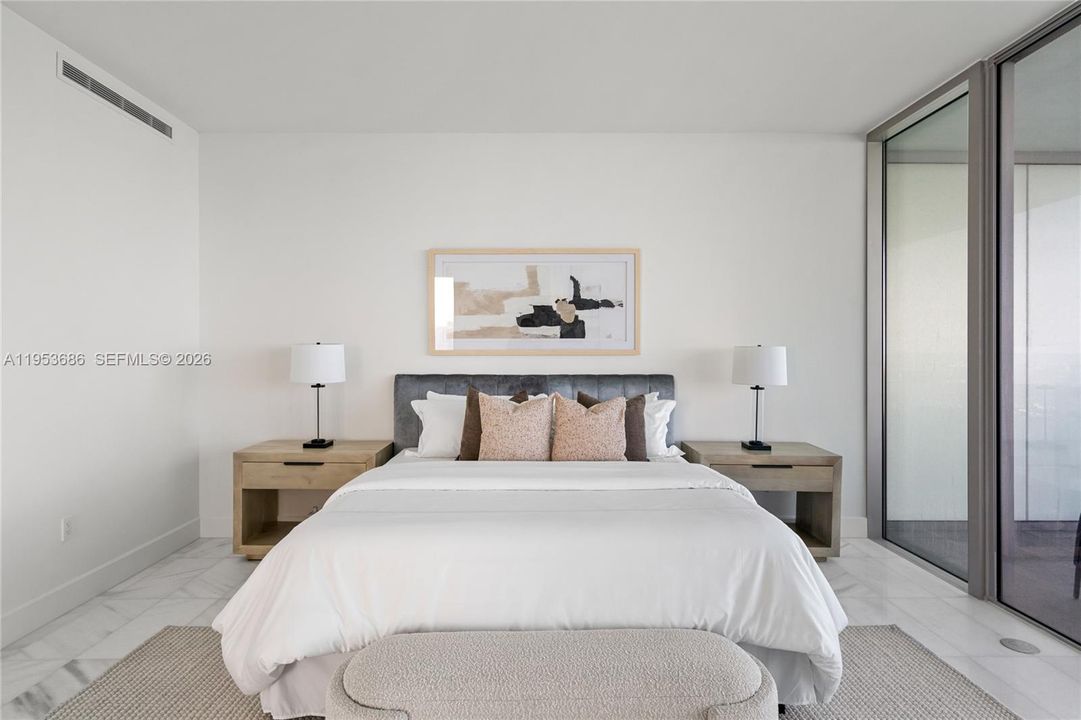 Activo con contrato: $4,450,000 (4 camas, 6 baños, 3796 Pies cuadrados)