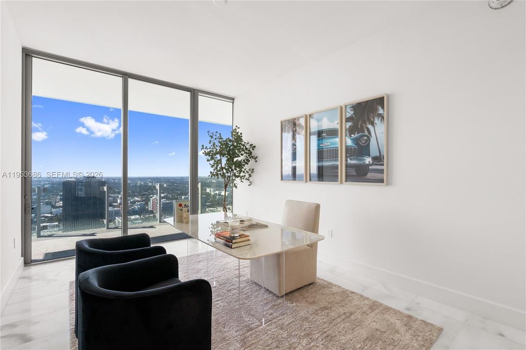 Activo con contrato: $4,450,000 (4 camas, 6 baños, 3796 Pies cuadrados)
