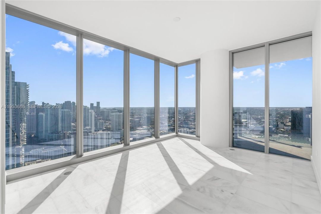 Activo con contrato: $4,450,000 (4 camas, 6 baños, 3796 Pies cuadrados)