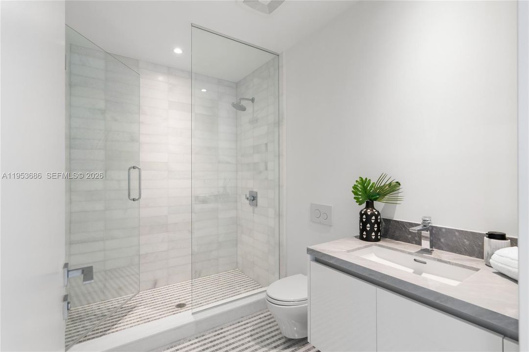 Activo con contrato: $4,450,000 (4 camas, 6 baños, 3796 Pies cuadrados)