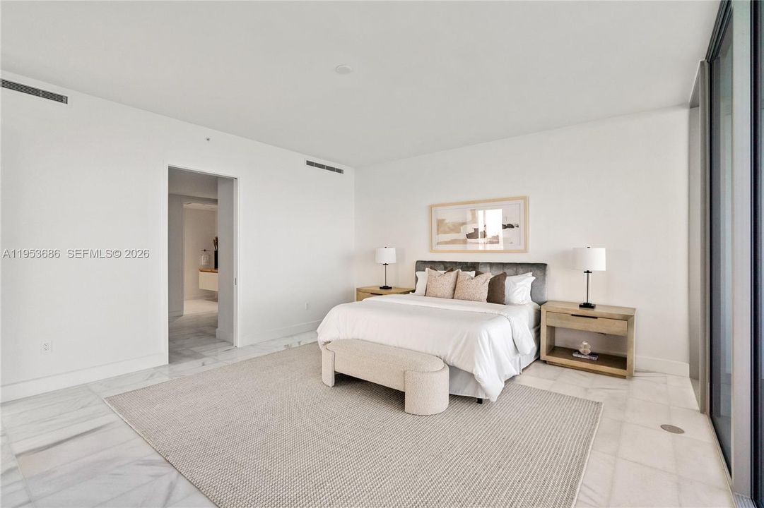 Activo con contrato: $4,450,000 (4 camas, 6 baños, 3796 Pies cuadrados)