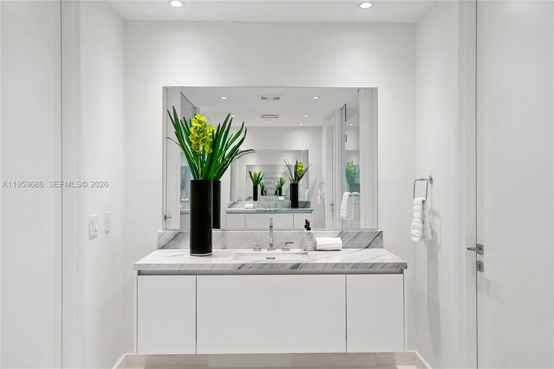 Activo con contrato: $4,450,000 (4 camas, 6 baños, 3796 Pies cuadrados)
