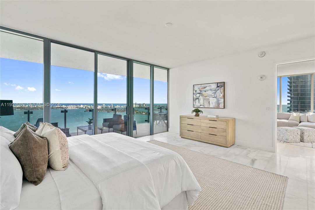 Activo con contrato: $4,450,000 (4 camas, 6 baños, 3796 Pies cuadrados)