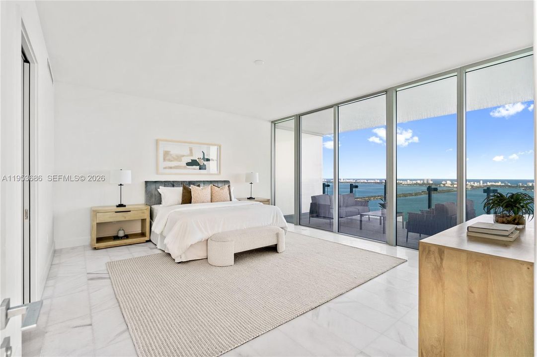 Activo con contrato: $4,450,000 (4 camas, 6 baños, 3796 Pies cuadrados)