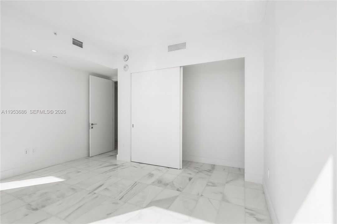 Activo con contrato: $4,450,000 (4 camas, 6 baños, 3796 Pies cuadrados)