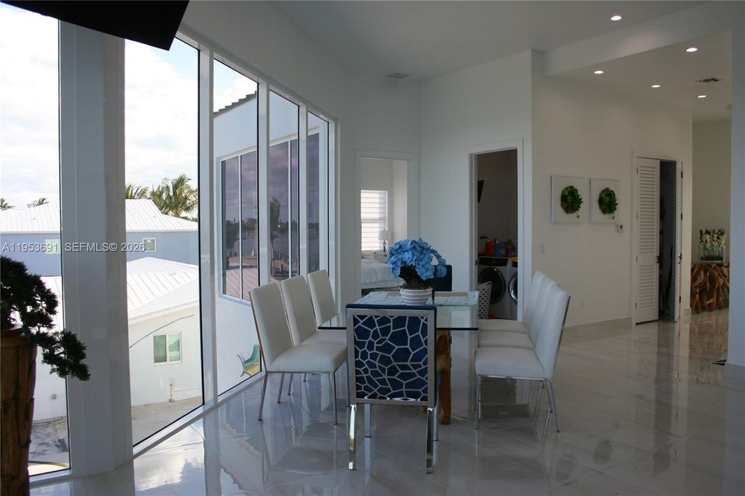 For Sale: $2,700,000 (4 beds, 3 baths, 2100 Square Feet)