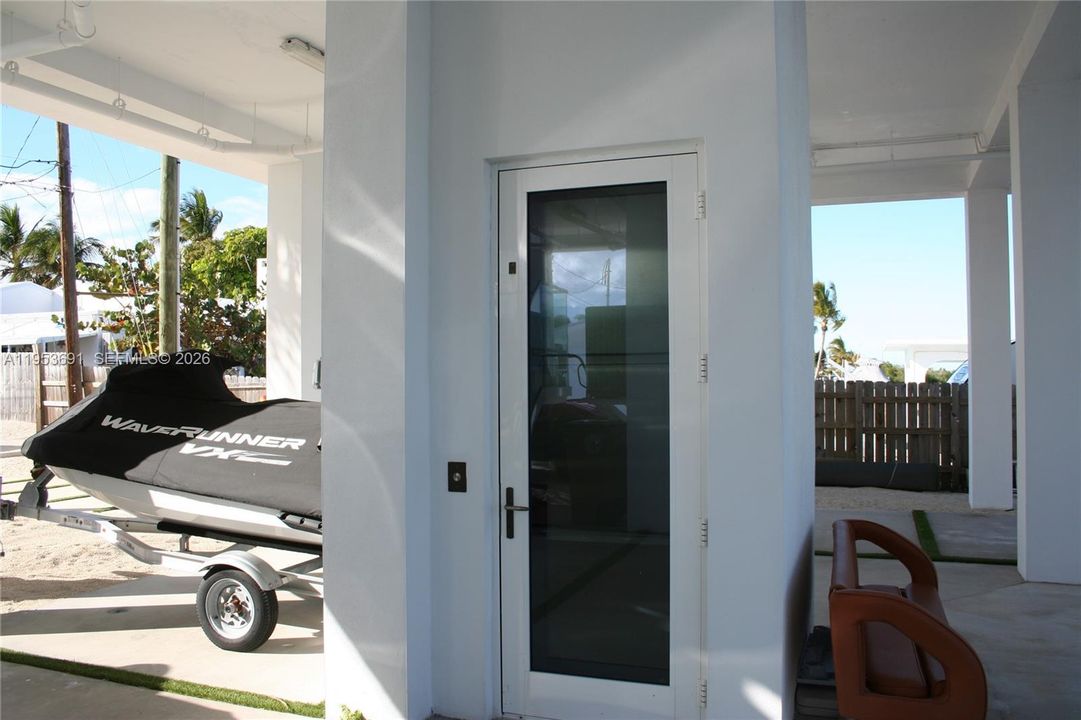 For Sale: $2,700,000 (4 beds, 3 baths, 2100 Square Feet)