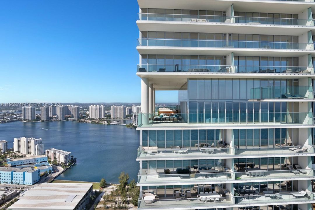For Sale: $23,500,000 (5 beds, 7 baths, 6695 Square Feet)