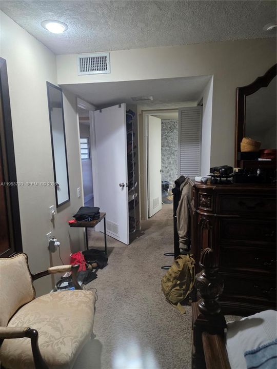 For Sale: $150,000 (1 beds, 1 baths, 794 Square Feet)