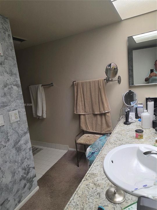 For Sale: $150,000 (1 beds, 1 baths, 794 Square Feet)