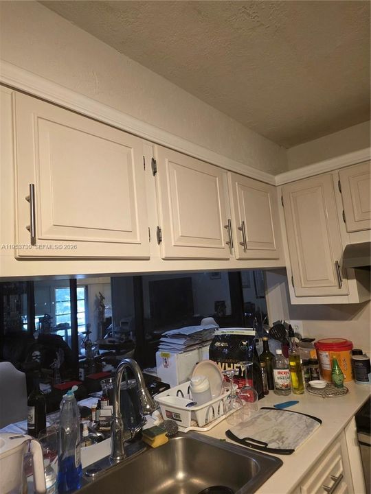 For Sale: $150,000 (1 beds, 1 baths, 794 Square Feet)