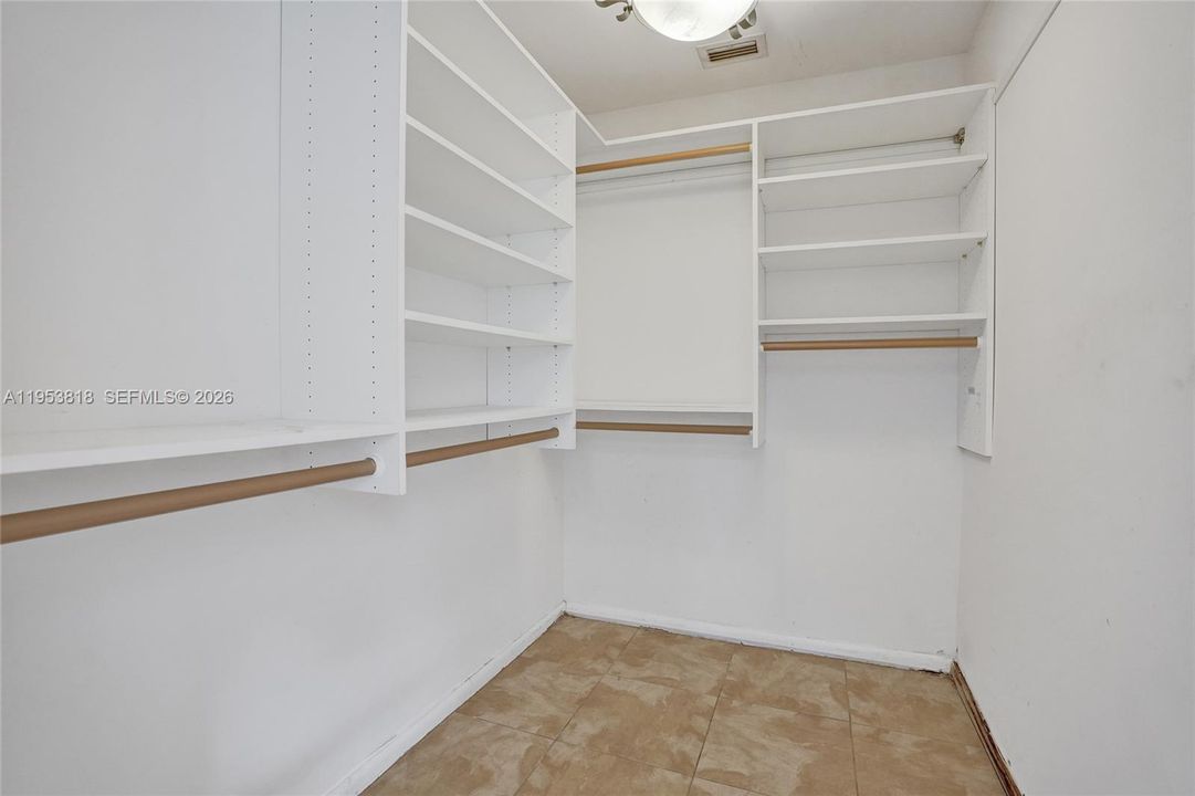 En Venta: $824,950 (2 camas, 2 baños, 2009 Pies cuadrados)