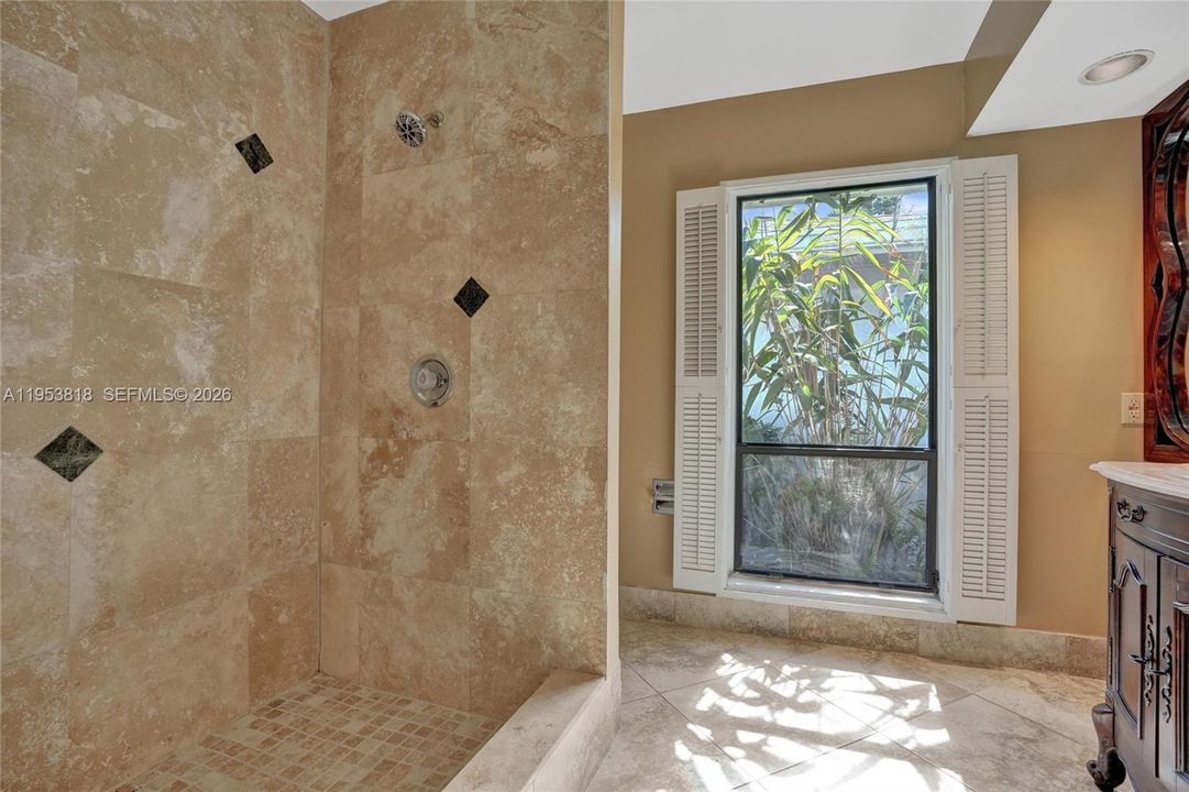 En Venta: $824,950 (2 camas, 2 baños, 2009 Pies cuadrados)
