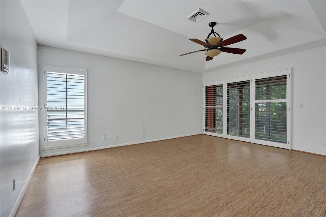 En Venta: $824,950 (2 camas, 2 baños, 2009 Pies cuadrados)