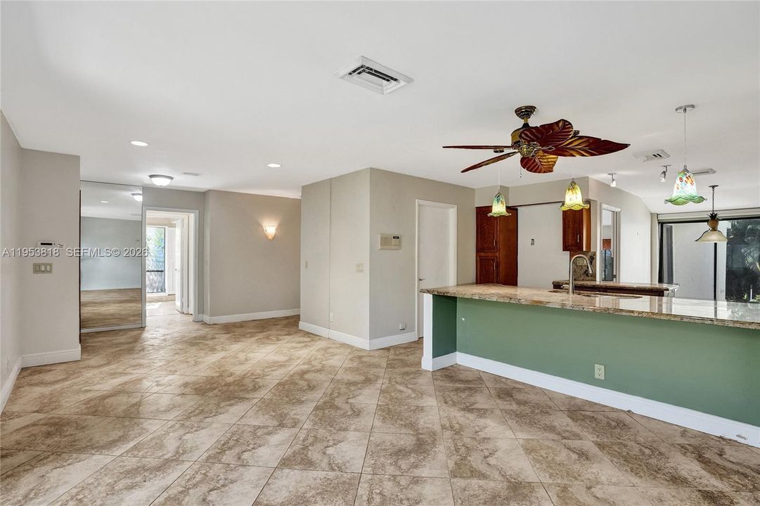 En Venta: $824,950 (2 camas, 2 baños, 2009 Pies cuadrados)