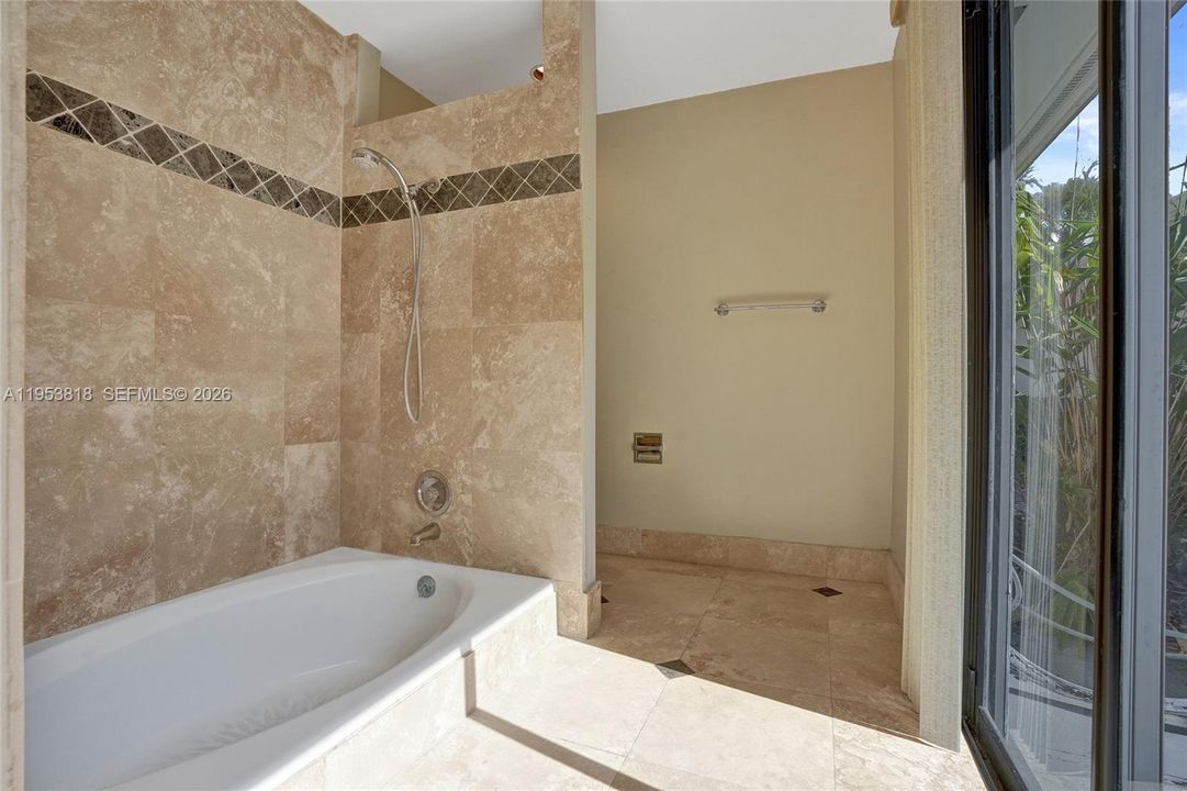 En Venta: $824,950 (2 camas, 2 baños, 2009 Pies cuadrados)