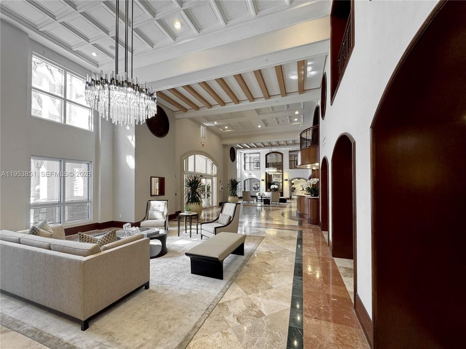 Activo con contrato: $3,600,000 (2 camas, 2 baños, 2100 Pies cuadrados)