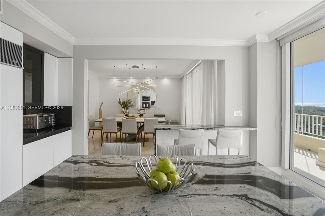 Activo con contrato: $3,600,000 (2 camas, 2 baños, 2100 Pies cuadrados)